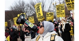 ভেনেজুয়েলায় সামরিক হস্তক্ষেপের প্রতিবাদে যুক্তরাষ্ট্রজুড়ে বিক্ষোভ