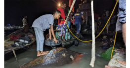 বুড়িগঙ্গায় ওয়াটার বাসডুবি: ৪ লাশ উদ্ধার বুড়িগঙ্গায় ওয়াটার বাসডুবি: ৪ লাশ উদ্ধার