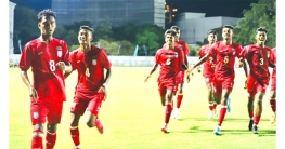 রিফাতের হ্যাটট্রিক, গ্রুপ সেরা হয়ে সেমিফাইনালে বাংলাদেশ রিফাতের হ্যাটট্রিক, গ্রুপ সেরা হয়ে সেমিফাইনালে বাংলাদেশ