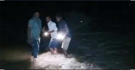 সুনামগঞ্জে নদীর স্রোতে ভেসে গেছেন দুই সন্তানসহ মা সুনামগঞ্জে নদীর স্রোতে ভেসে গেছেন দুই সন্তানসহ মা