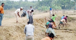 কাজ শেষেও মজুরি পাননি ২০ হাজার শ্রমিক, মানবেতর জীবন